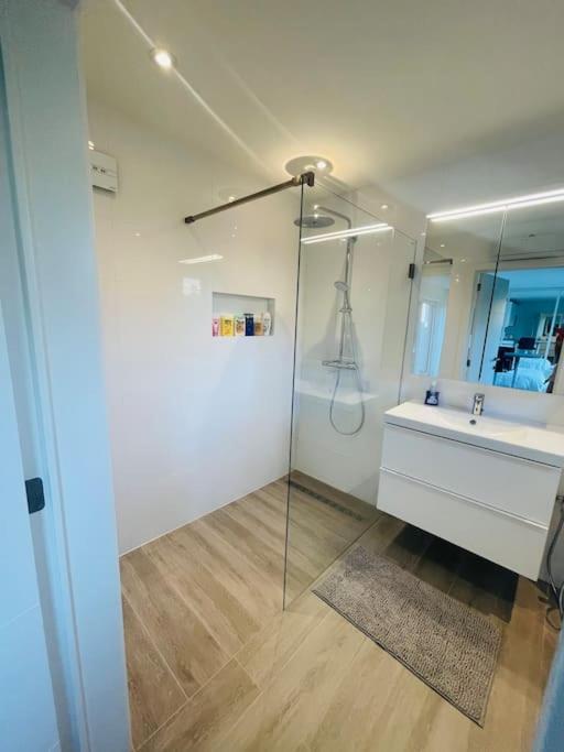 Prachtig Guesthouse Met Gratis Parkeren Масмехелен Екстериор снимка
